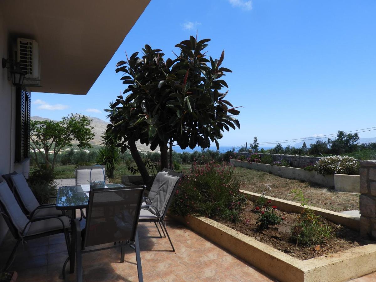 Chrissi'S House With Garden And Sea View Zerviana Villa กิสเซมอส ภายนอก รูปภาพ