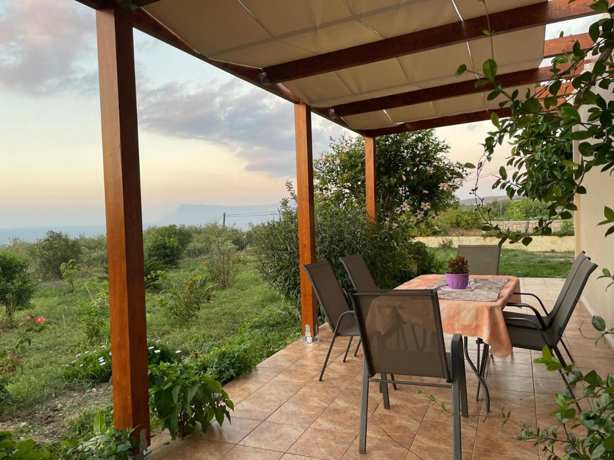Chrissi'S House With Garden And Sea View Zerviana Villa กิสเซมอส ภายนอก รูปภาพ
